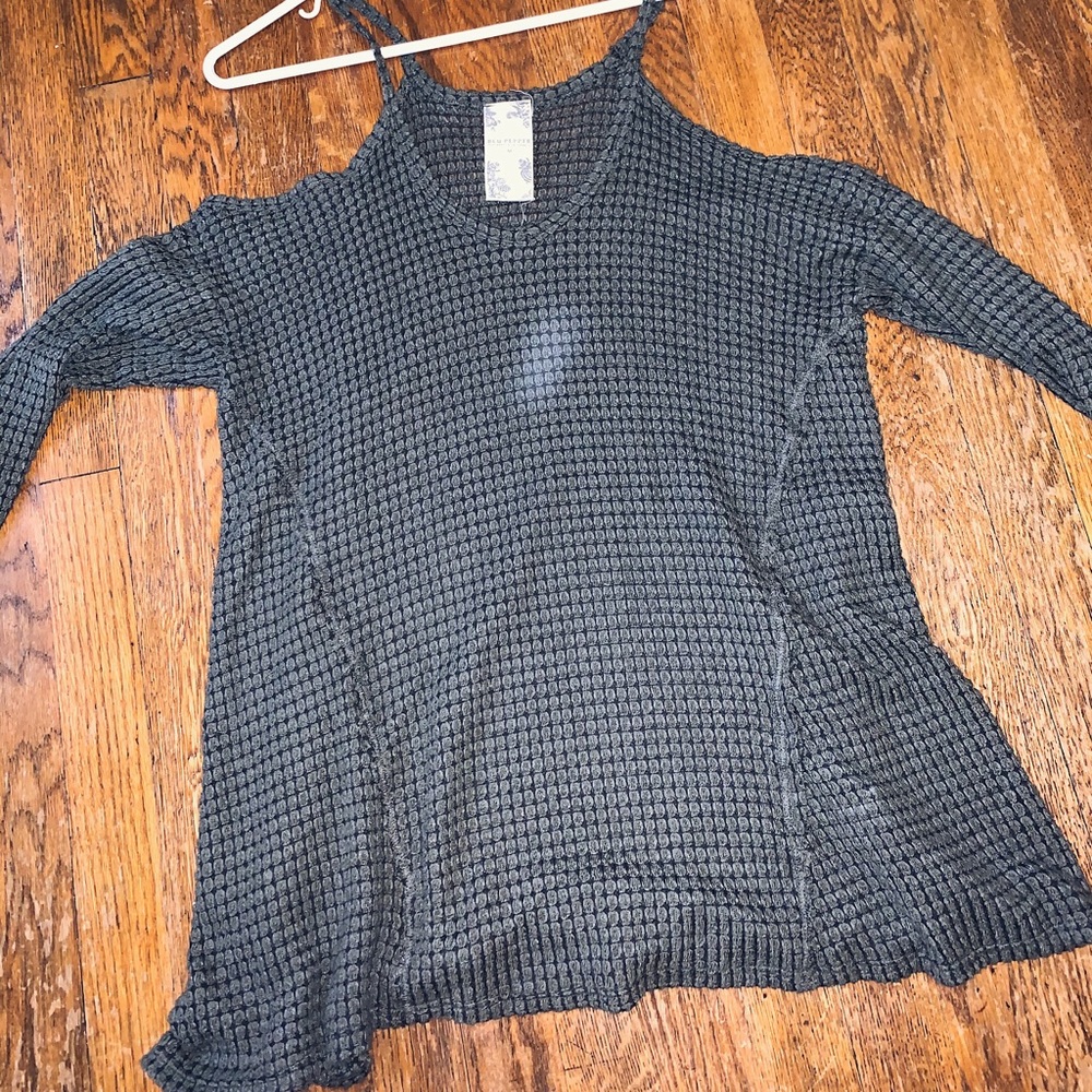 Open Shoulder Sweater - Picture 3 of 4